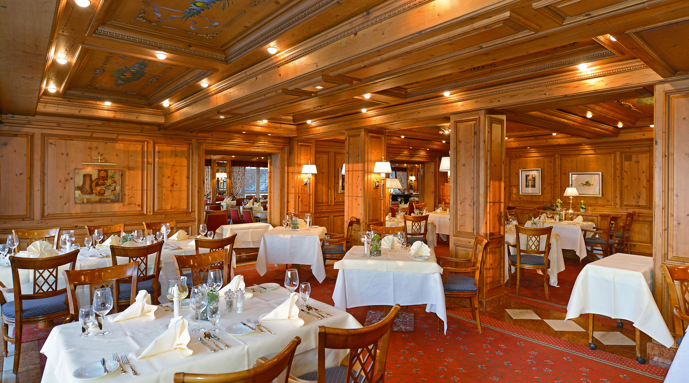 Ansicht des Restaurant "Kaminstube" im Schwarzwaldresort Dollenberg in Bad Peterstal-Grießbach
